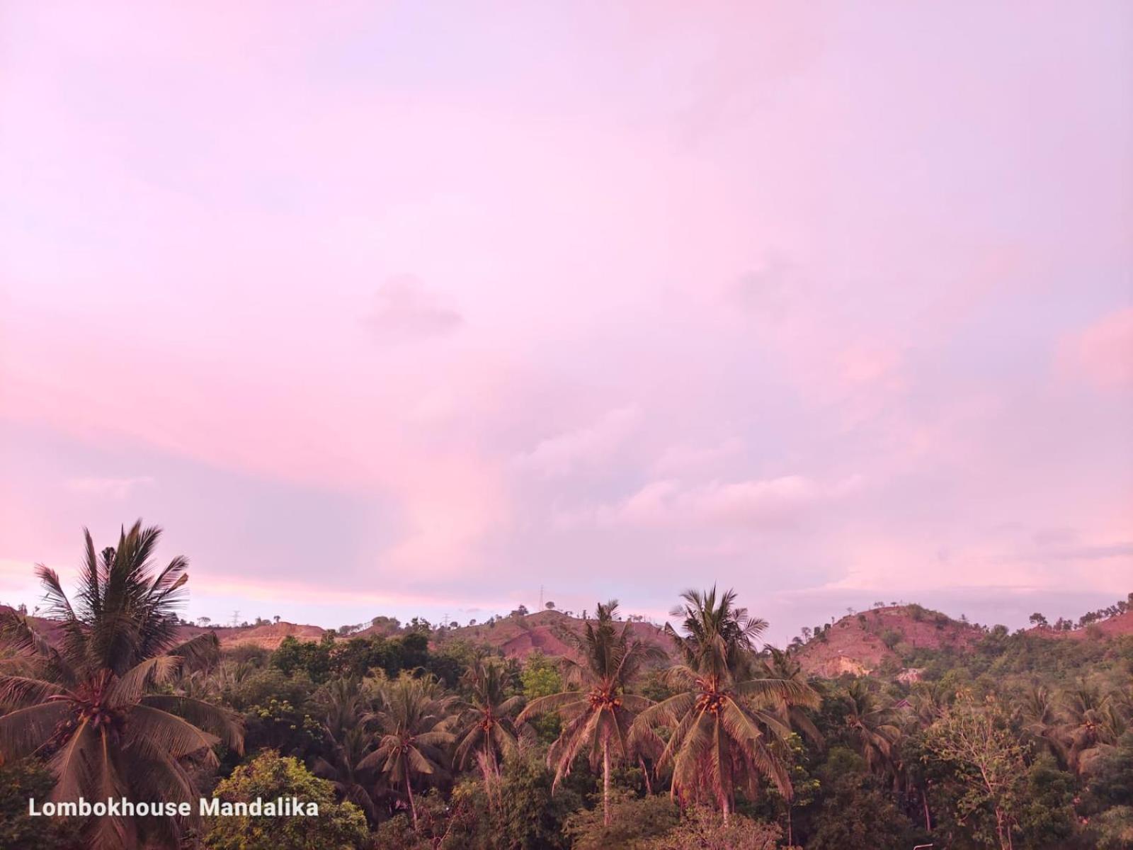 Lombokhouse Mandalika Hotel Kuta  ภายนอก รูปภาพ