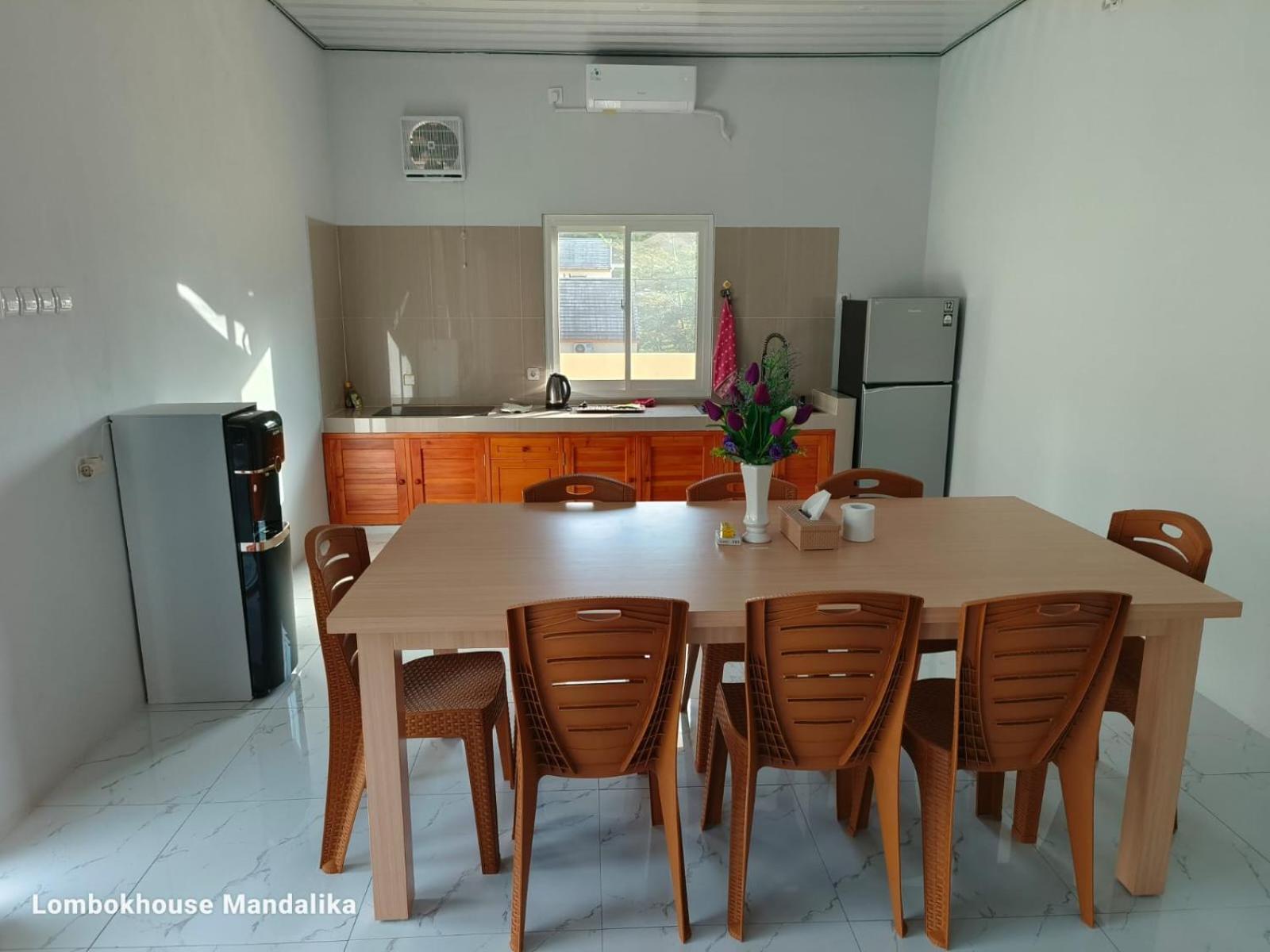 Lombokhouse Mandalika Hotel Kuta  ภายนอก รูปภาพ