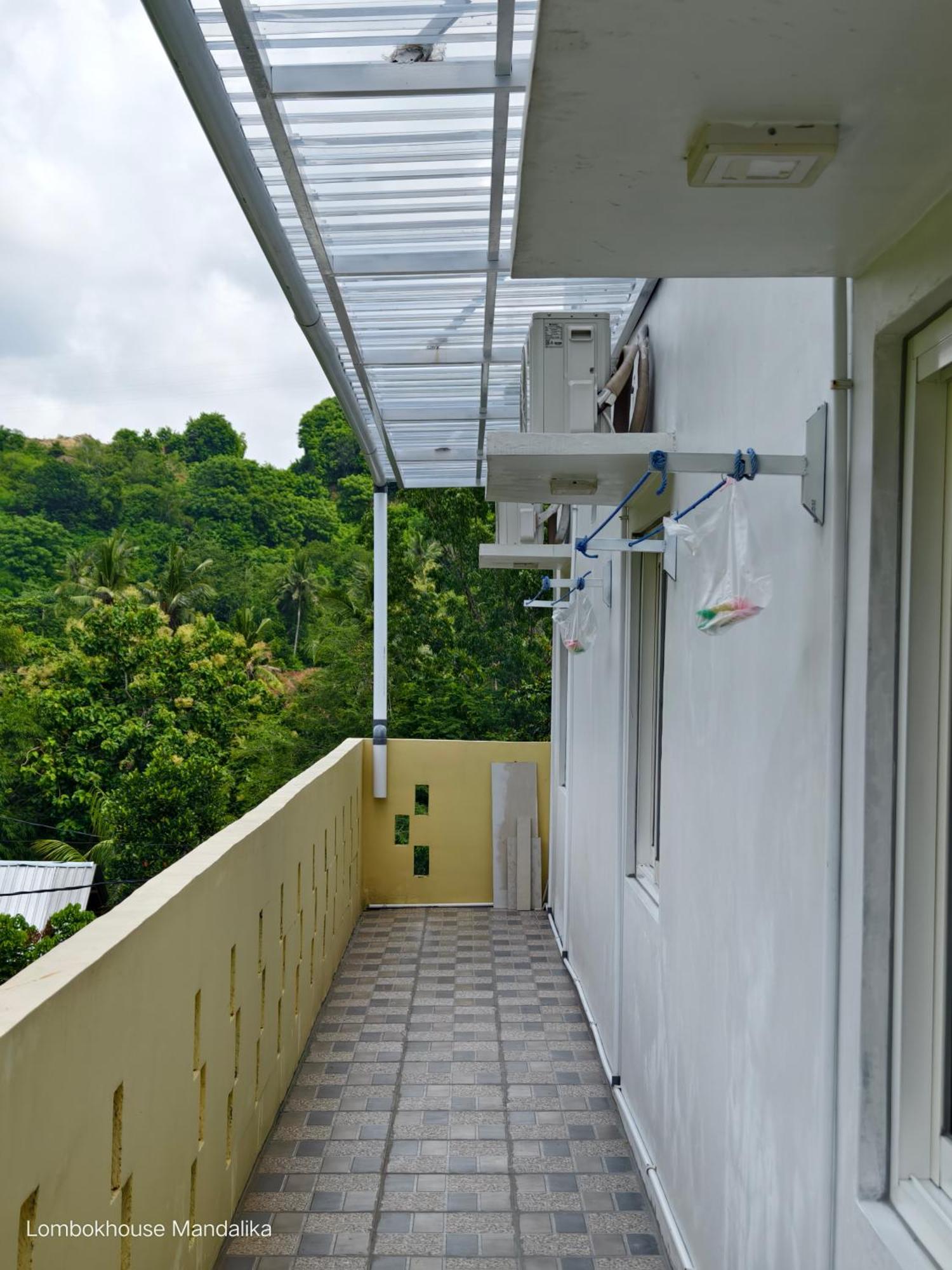 Lombokhouse Mandalika Hotel Kuta  ภายนอก รูปภาพ