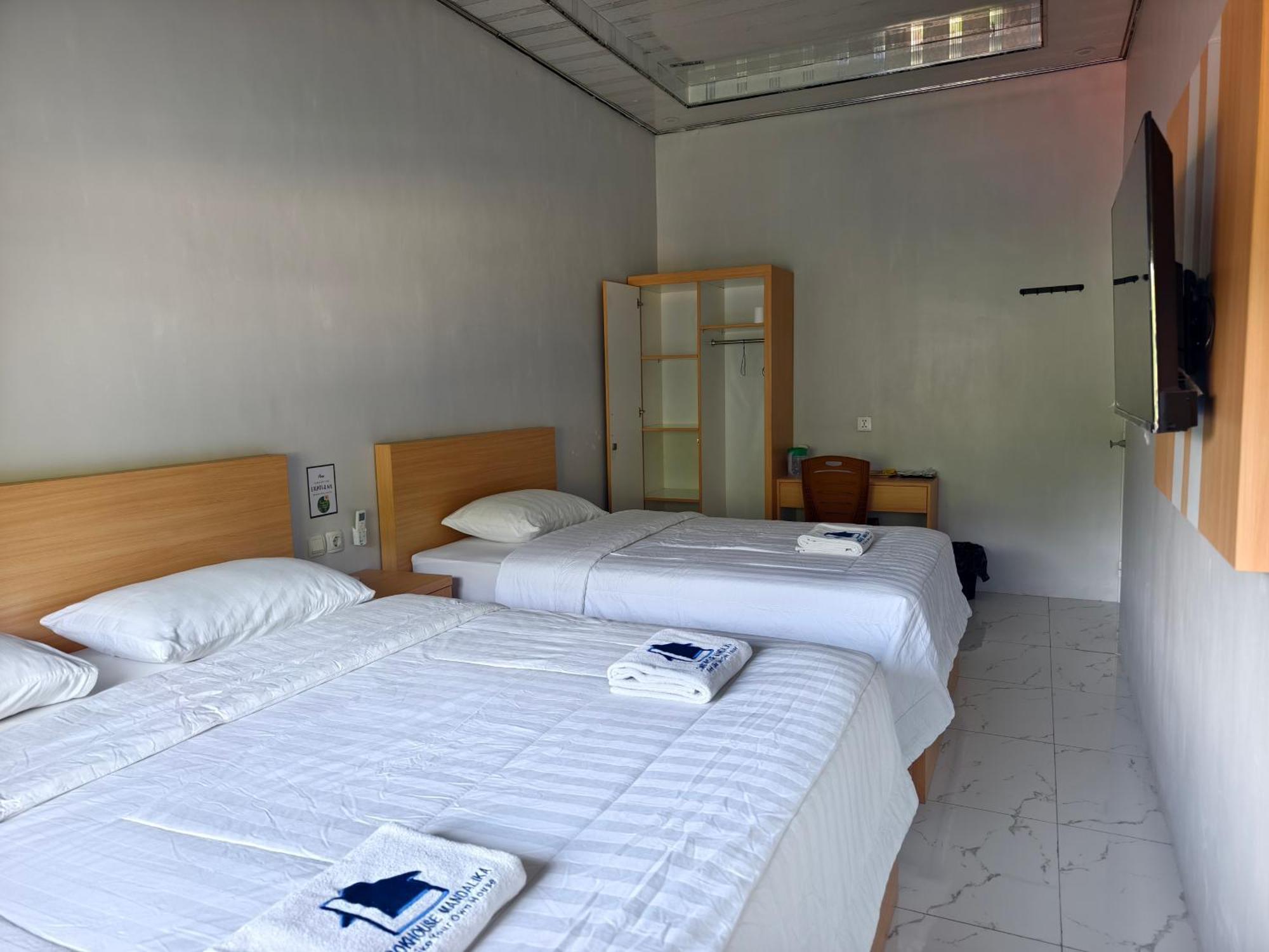 Lombokhouse Mandalika Hotel Kuta  ภายนอก รูปภาพ