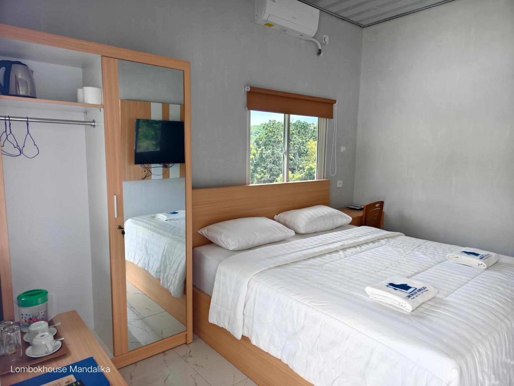 Lombokhouse Mandalika Hotel Kuta  ภายนอก รูปภาพ
